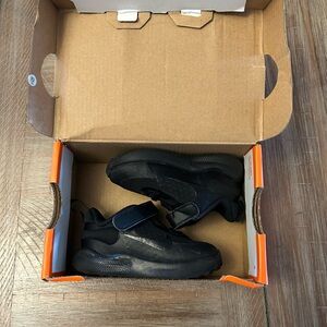 Nike Revolution 7 Toddler 4C